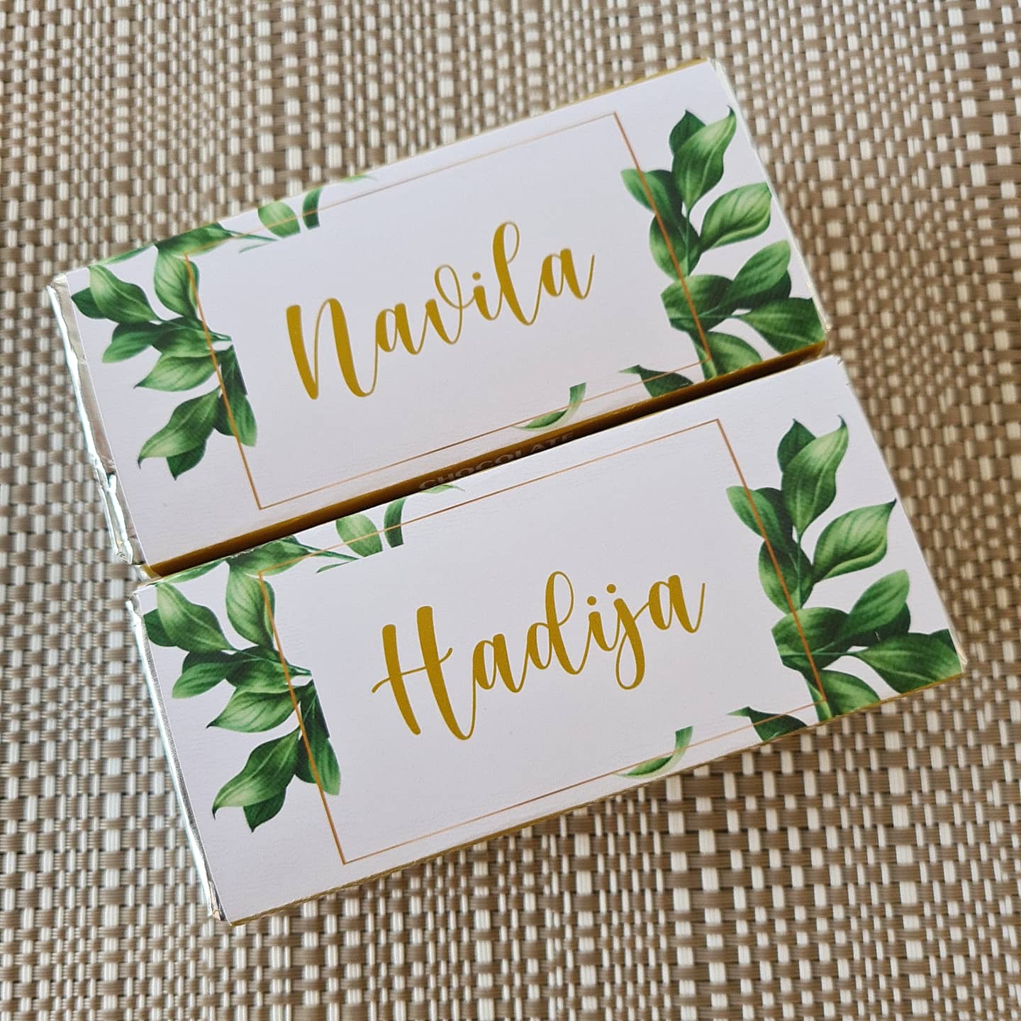 Green Leaf & Gold Chocolate Bar