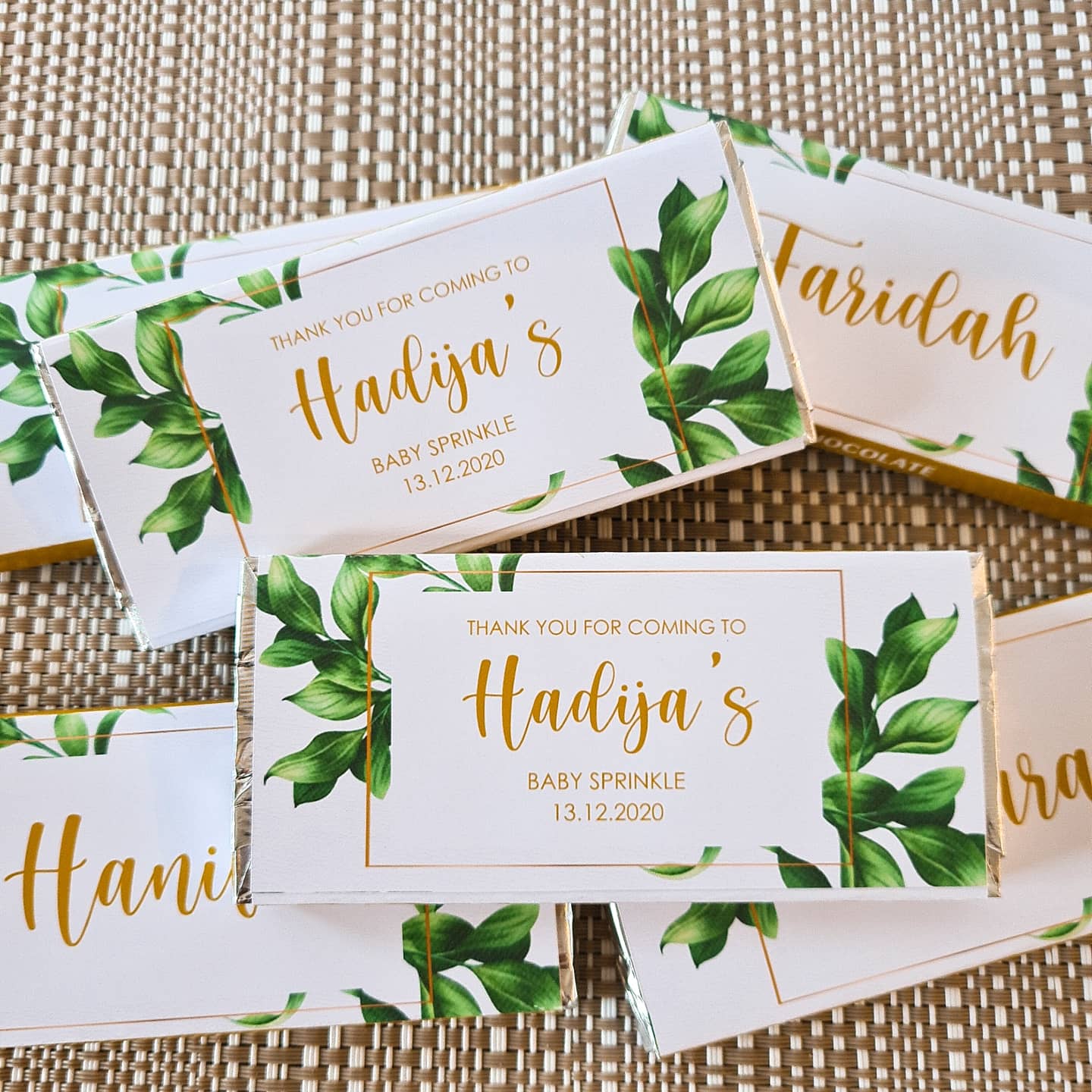 Green Leaf & Gold Chocolate Bar